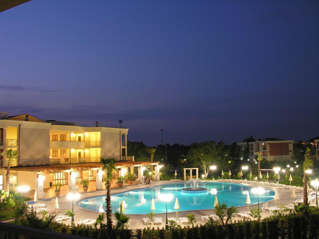 Готель Centro Turistico Akiris Нова-Сірі-Маріна Екстер'єр фото