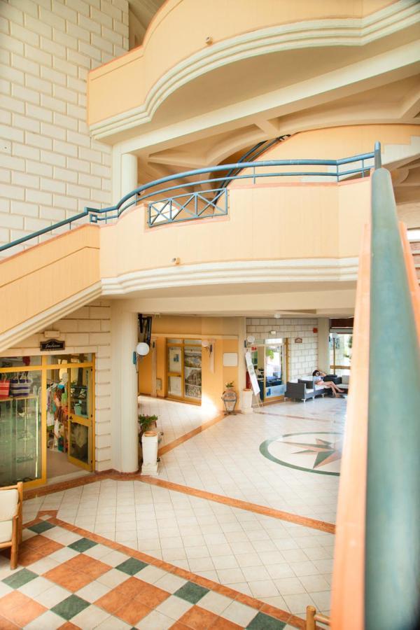 Готель Centro Turistico Akiris Нова-Сірі-Маріна Екстер'єр фото